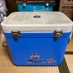 ベルト付きクーラーボックス