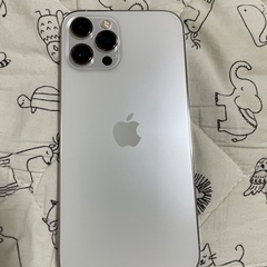 iPhone12ProMax【本体のみ、画面割れ、傷などあり】の画像