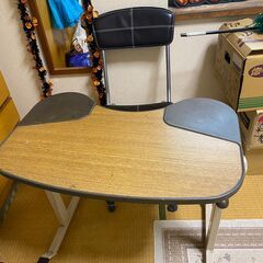 ベッドテーブル