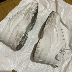 白　ダットスニーカー　厚底の画像