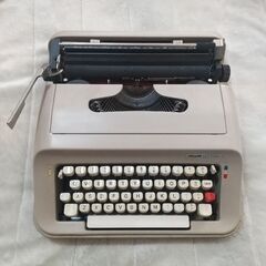 オリベッティ ポータブルタイプライター　取説箱付き　使用感なし美品　試用確認済 日本オリベッティ タイプライター カタログ 29点一括(日本