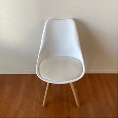 椅子　イームズチェアー風　ホワイト　/イケアIKEAロウヤ無印