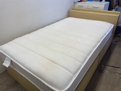 061200 セミダブルベッド