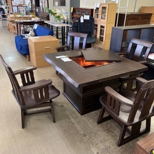 ダイニングテーブル　回転式椅子4脚　囲炉裏付き　64019