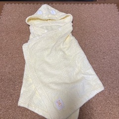 ベビー用品　　バスチェアとバスローブの画像