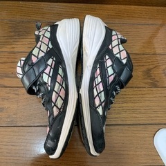 瞬足スニーカー22cm 2E 女の子の画像