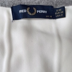 オシャレなデザインのカーディガンの画像