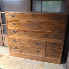 レトロな箪笥です。の画像