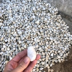 庭石　玉砂利決まりました