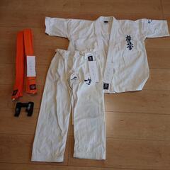 空手 胴着(0号)+オレンジ帯(0号)+帯留め セット