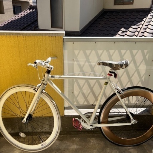 ピストバイク【※後輪パンク】鍵付きでお譲り致します