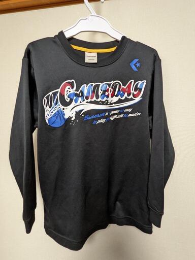 バスケットシューズ　長袖Tシャツ