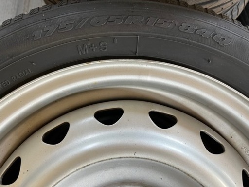 【完売御礼】履き替え作業込　175/65R15 スタッドレスタイヤ4本セット　アクア・ヴィッツ・スイフト等