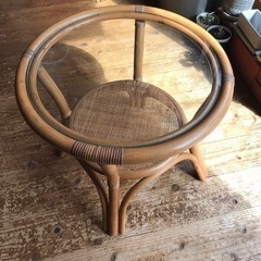 籐製サイドテーブル
