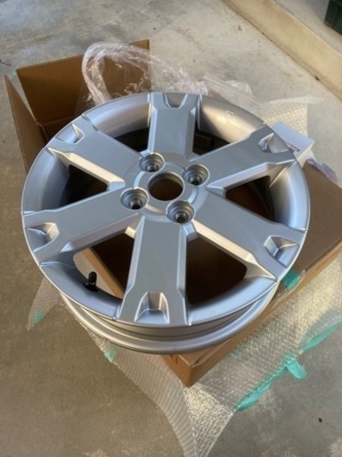 タフト新車はずしアルミホイール15インチ✖️４本