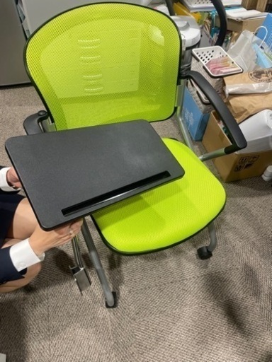 オフィス　テーブル付椅子　4脚あります
