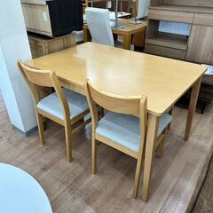4人用ダイニングセット チェア2脚＆ベンチタイプ ニトリ 定価32800円 キッチン家具?自社配送時?代引き可?※現金、クレジット、スマホ決済対応※【送料に設置込】