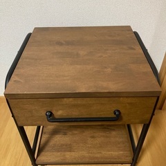 サイドテーブル