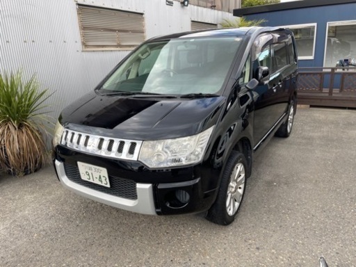 デリカD5 4wd 8人乗り