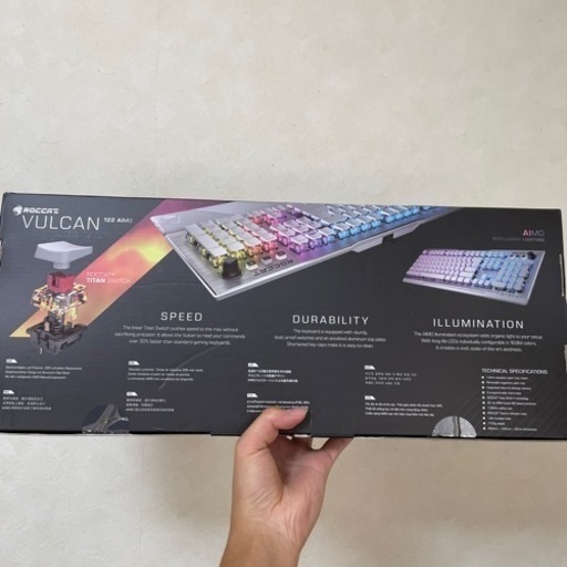 ROCCAT : Vulcan 122 AIMO 