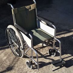 車椅子　※右足部分部品不足