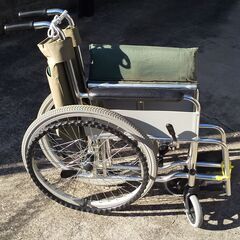 車椅子　※右足部分部品不足の画像