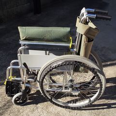 車椅子　※右足部分部品不足の画像