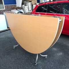 ▼値下げ▼【倉庫保管】折りたたみテーブル フライト式 ホテル 宴会 式場 パーティー レセプション用 幅200×70cm 定価90200円💳自社配送時🌟代引き可💳※現金、クレジット、スマホ決済対応※の画像