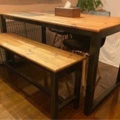 ダイニングテーブル