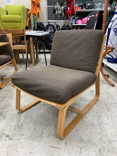 家具ならトレファク吉川店！！ チェア リビングでもダイニングでも使える グレー×ナチュラル シミ、ヨゴレ、ヘタリ有