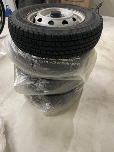 スタッドレスタイヤ　4本セット　1シーズン使用　状態良　145R12