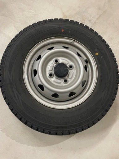 スタッドレスタイヤ　4本セット　1シーズン使用　状態良　145R12