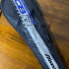 バドミントンラケット（ケース付き）の画像