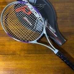 硬式用テニスラケット（ケース付き）の画像
