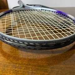 硬式用テニスラケット（ケース付き）の画像