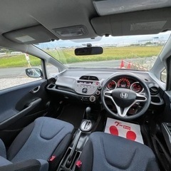 ★ローン審査に自信ない方!一度お問合せ下さい★ホンダフィット　32,000キロの画像