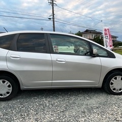 ★ローン審査に自信ない方!一度お問合せ下さい★ホンダフィット　32,000キロの画像