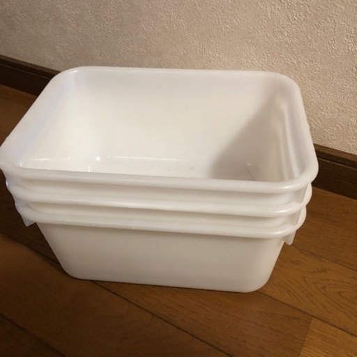 ニトリ　プラケース　ふた付き7個