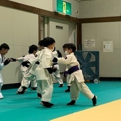 安佐南区で全日本チャンピオンが教える空手教室の画像