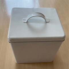 蓋付き缶ケース
