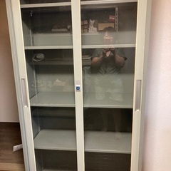 ガラス戸付スチール本棚