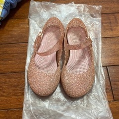 値下げしました新品子供服90㌢　の画像
