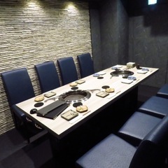 まかない付き！栄駅徒歩3分　焼肉屋　ホールスタッフ募集！！の画像