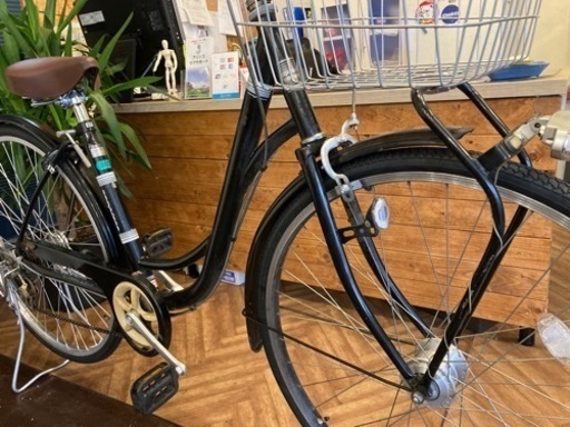 【前後タイヤ・チューブ新品！】LEDオートライト　6段変速　27インチ自転車　ブラック