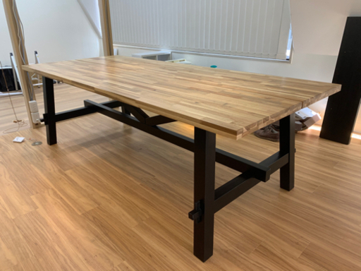 IKEAテーブル　SKOGSTA スコグスタ　定価79990円　235×100  大阪市中央区　引取可能な方