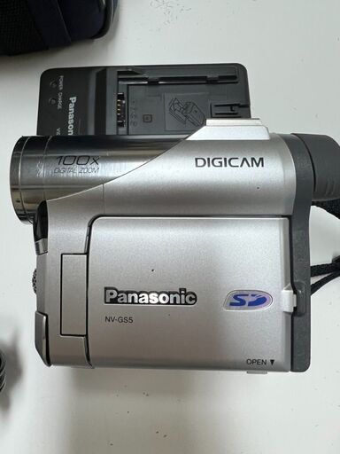 Panasonic　ビデオカメラ　三脚付き　セット（値下げ交渉あり）