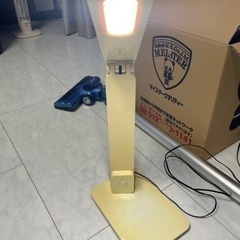 卓上、高輝度ライト　日焼けしていい感じです笑の画像