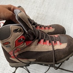 キャラバン登山靴