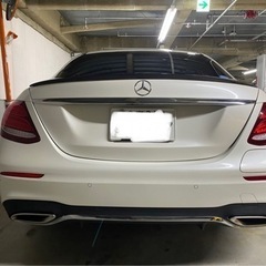 優品√(セット) ベンツ Eクラス W213 ( H29-H30 ) リアルーフ+トランクスポイラー 素地 未塗装 ABS製 OE H29年式 ベンツ W213 Eクラス E43AMG パナメリカーナグリル交換