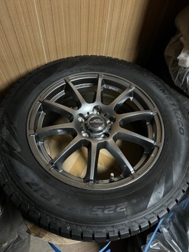 スタッドレスタイヤ　ホイール付き　17インチ　ハリアー　60系
